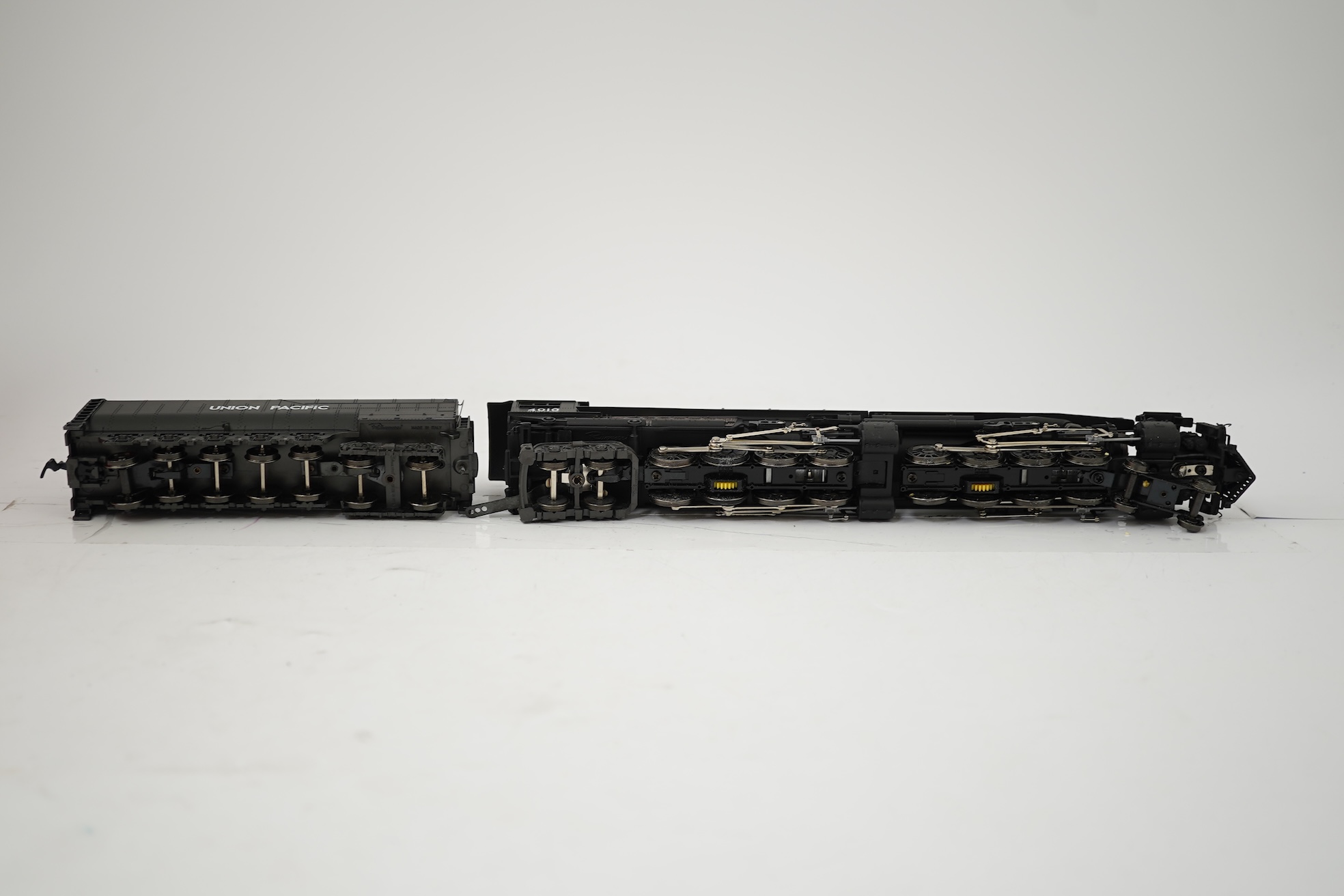 A boxed HO gauge Rivarossi (5440) model of Union Pacific Big Boy 4010, 4-8-8-4 tender locomotive, powered for two rail operation.